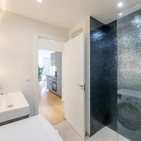Daire Stylish 2bd In The Centre 10 Minutes Away From The Torremolinos