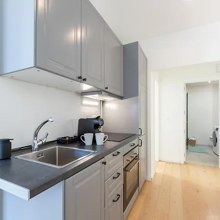 Stylish 2bd In The Centre 10 Minutes Away From The * Торремолинос