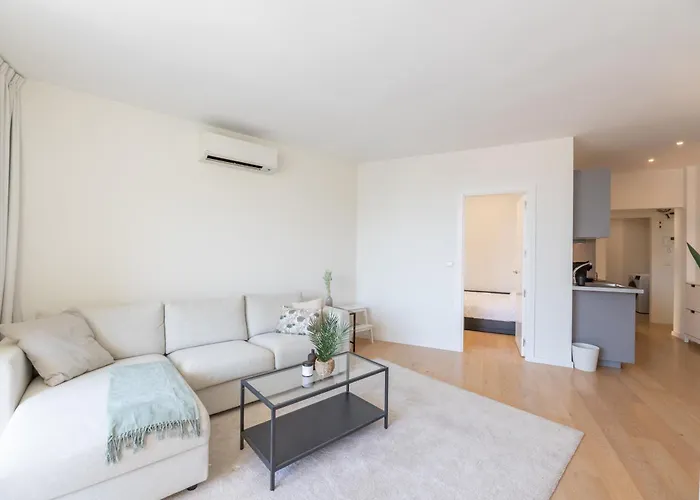 Stylish 2bd In The Centre 10 Minutes Away From The *