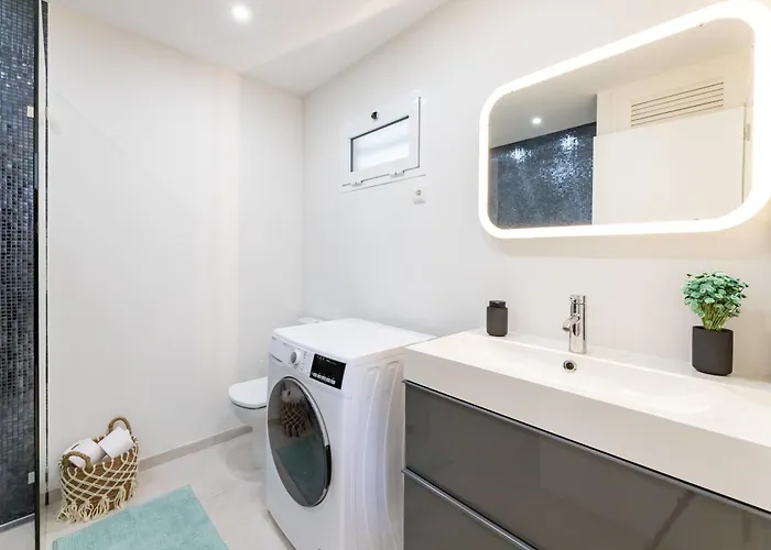 Stylish 2bd In The Centre 10 Minutes Away From The Apartament Torremolinos