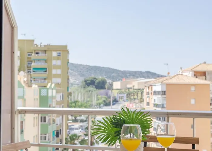 Stylish 2bd In The Centre 10 Minutes Away From The *