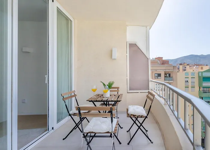 Stylish 2bd In The Centre 10 Minutes Away From The Apartamento Torremolinos