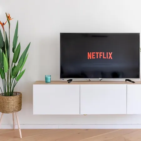 Stylish 2bd In The Centre 10 Minutes Away From The *