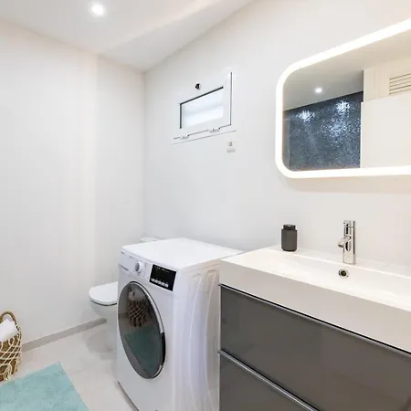 Stylish 2bd In The Centre 10 Minutes Away From The شقة توريمولينوس